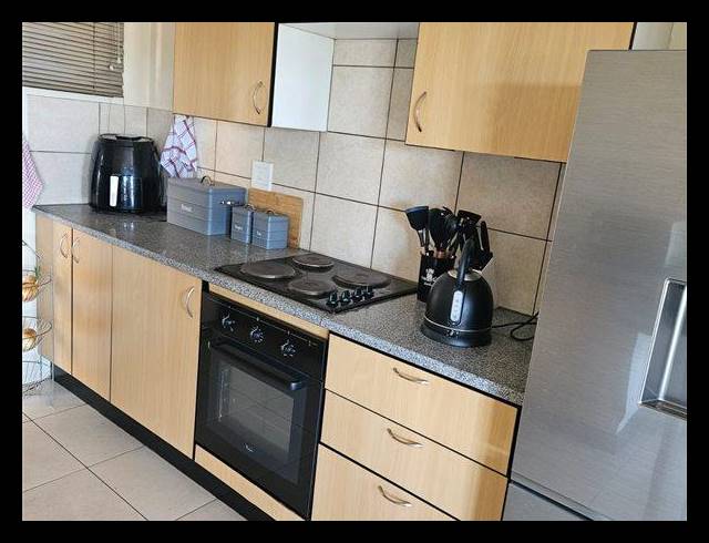 2 BEDROOM APARTMENT FOR SALE IN BRAAMFONTEIN WERF